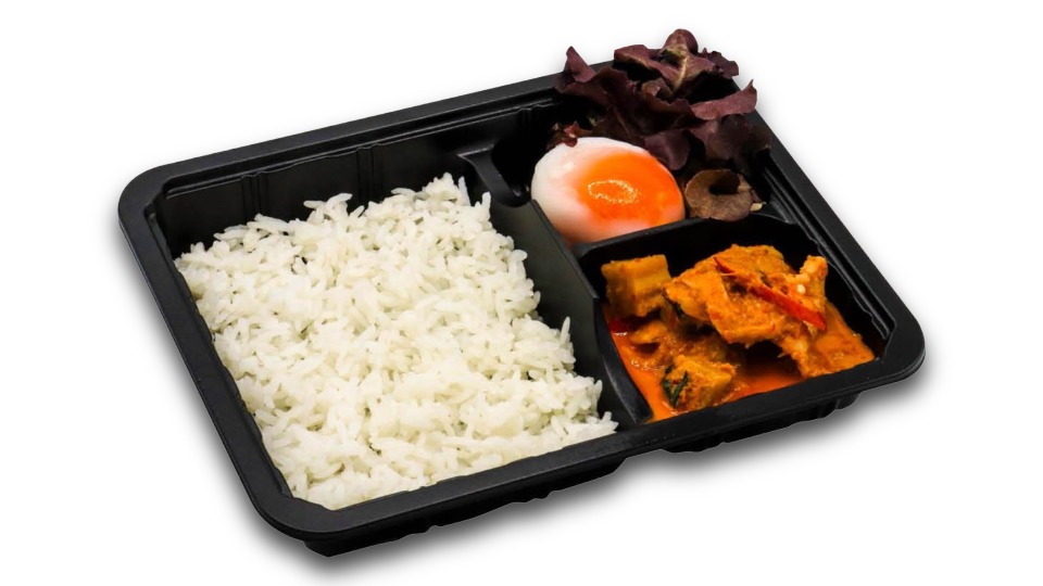 ข้าวหน้าพะแนงหมูฟักทอง + ไข่ต้มยางมะตูม (Khaao Nah Pa-Nang Moo Fak-Tong + Khai Tom Yaang Ma-toom) — Baan Khanitha Express Meal Box